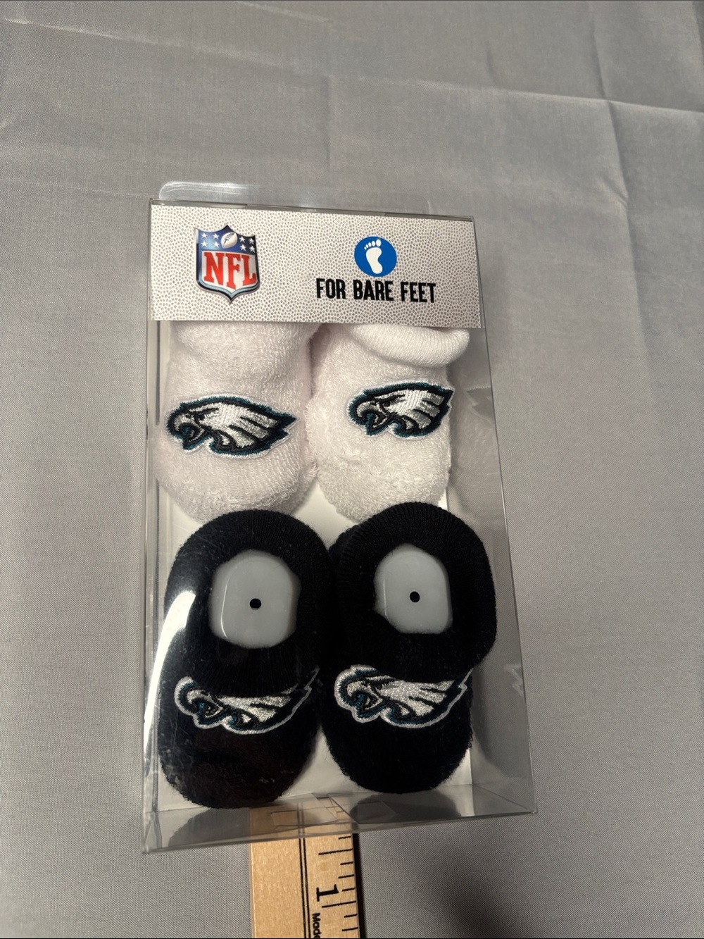 NFL New Philadelphia Eagles Baby Infant Socks Bootie Set - White & Black